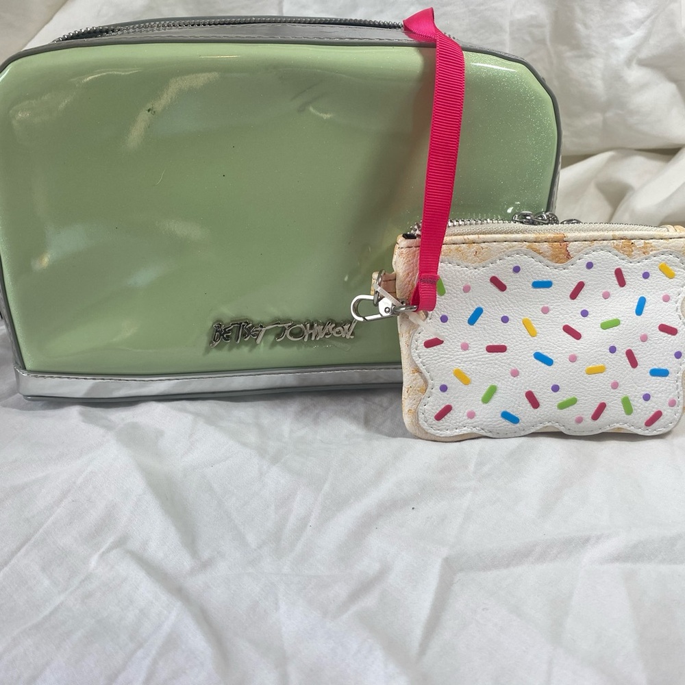 Betsey Johnson green toaster bag with pop tart pastry coin purse.
